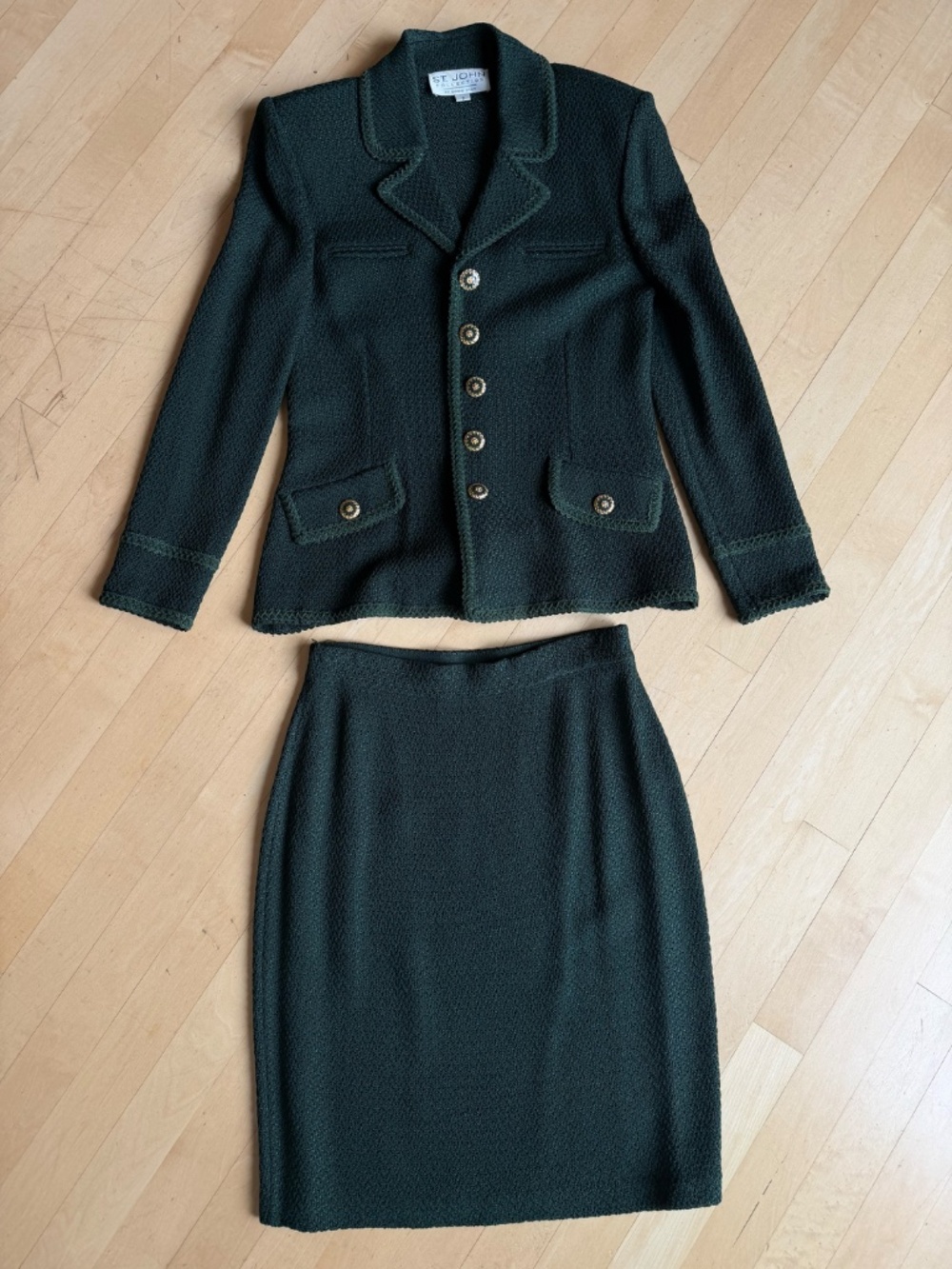 St. John Collection Green textured suit, 2, GD1304 - Picture 2 of 8